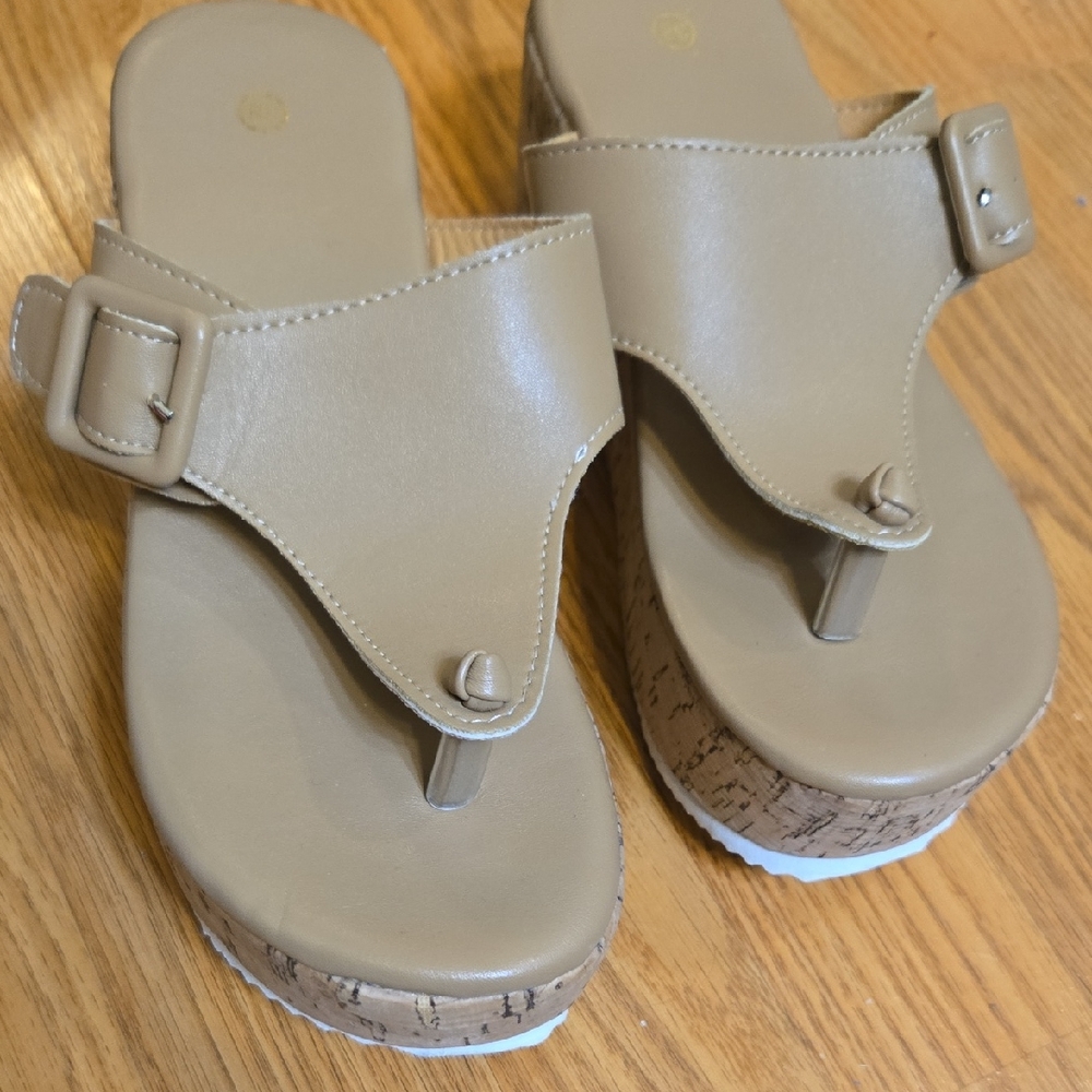 Tan Sandals with Decorative Buckle and Toe Loop